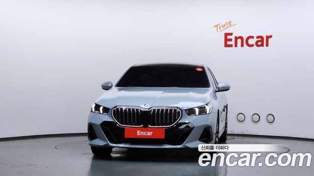 BMW 5-Series 2025 — photo 3