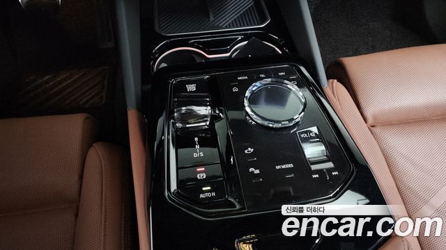 BMW 5-Series 2025 — photo 12