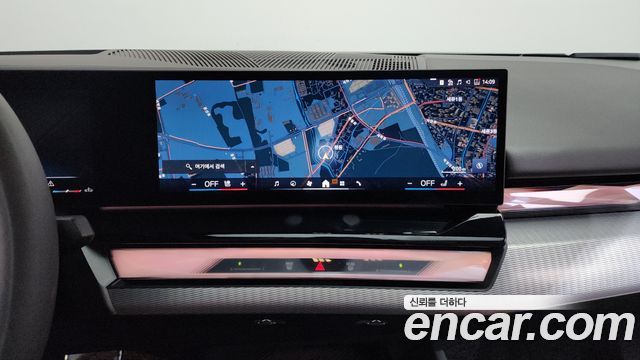 BMW 5-Series 2025 — photo 20