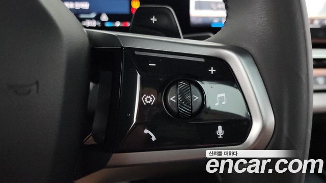 BMW 5-Series 2025 — photo 24