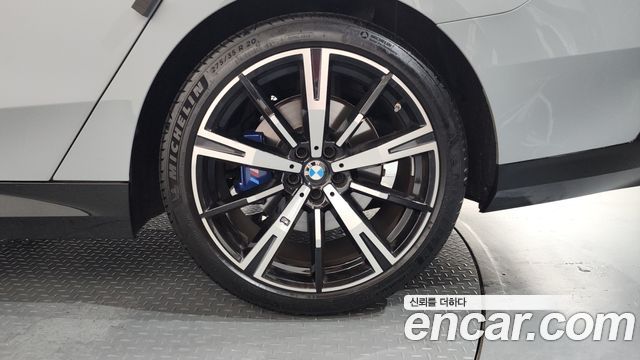 BMW 5-Series 2025 — photo 7