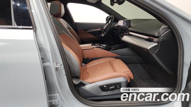 BMW 5-Series 2025 — photo 16