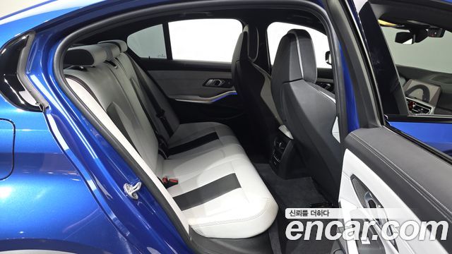 BMW M3 2021 — photo 18