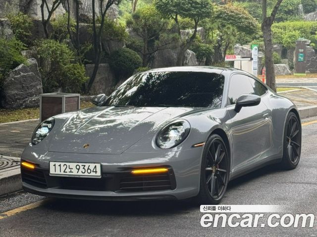 Porsche 911 2020 — photo 1