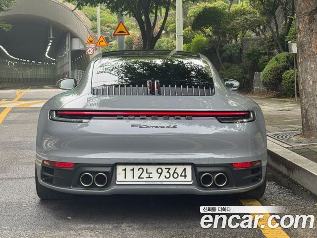 Porsche 911 2020 — photo 3
