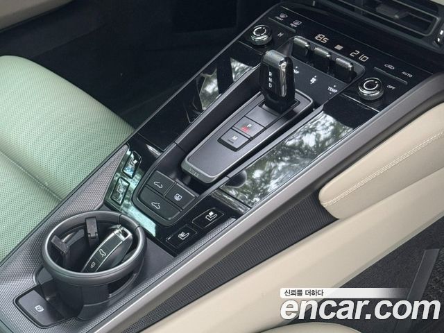 Porsche 911 2020 — photo 9