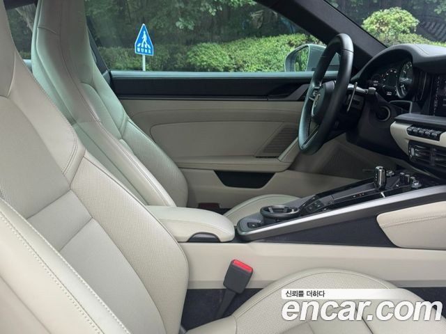 Porsche 911 2020 — photo 11