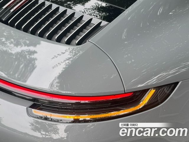 Porsche 911 2020 — photo 12