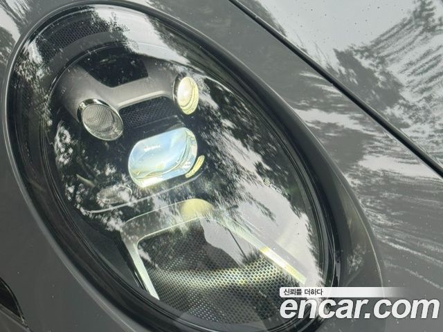 Porsche 911 2020 — photo 17