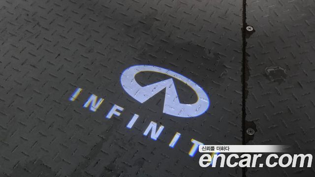 Infiniti QX60 2017 — photo 18
