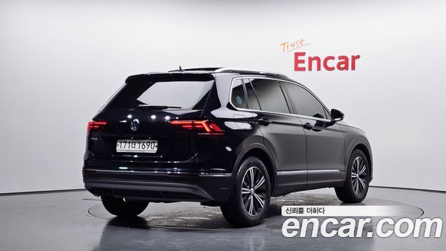 Volkswagen Tiguan 2020 — photo 2