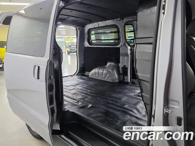 Hyundai Starex 2021 — photo 17