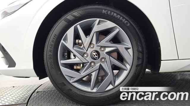 Hyundai AVANTE 2024 — photo 5