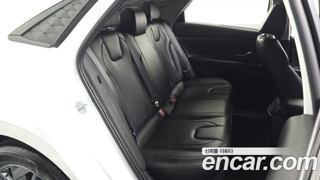 Hyundai AVANTE 2024 — photo 18