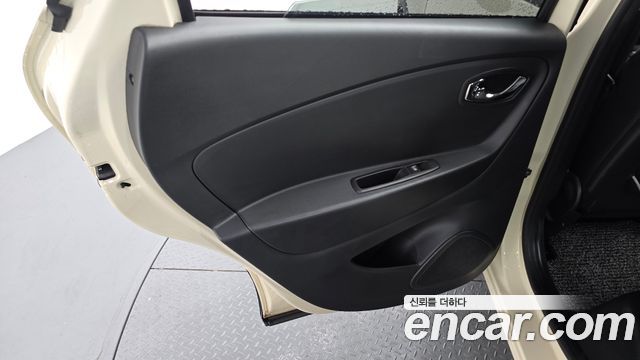 Renault Korea QM3 2016 — photo 15