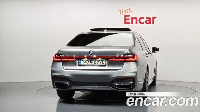 BMW 7-Series 2021 — photo 4