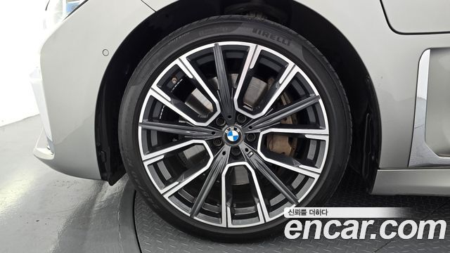 BMW 7-Series 2021 — photo 5