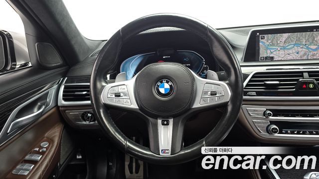 BMW 7-Series 2021 — photo 12