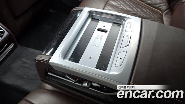 BMW 7-Series 2021 — photo 19