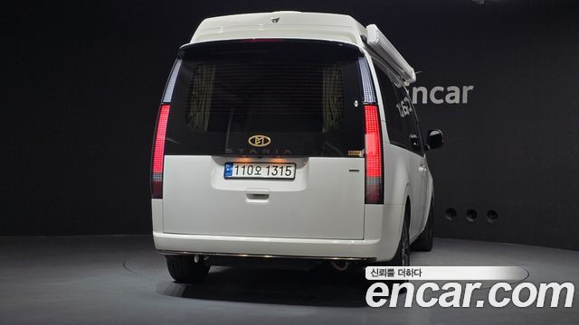 Hyundai Staria 2023 — photo 4