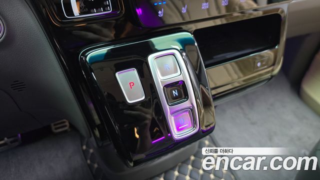 Hyundai Staria 2023 — photo 12