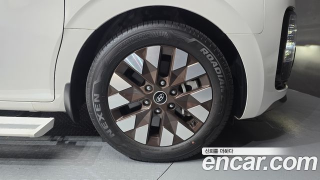 Hyundai Staria 2023 — photo 7