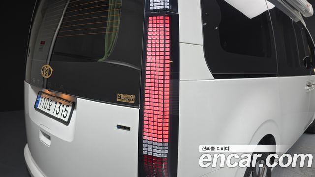 Hyundai Staria 2023 — photo 9