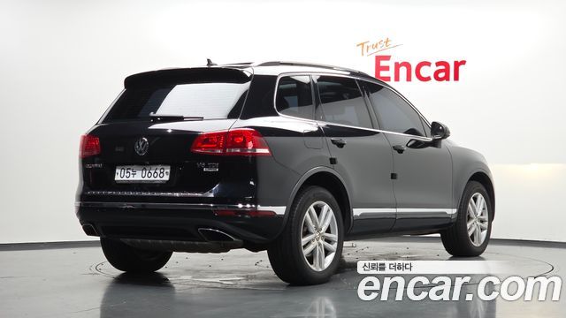 Volkswagen Touareg 2016 — photo 2