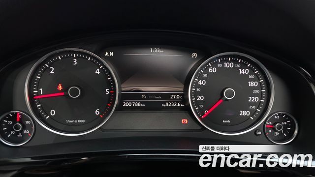 Volkswagen Touareg 2016 — photo 8