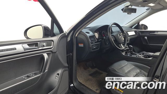 Volkswagen Touareg 2016 — photo 10