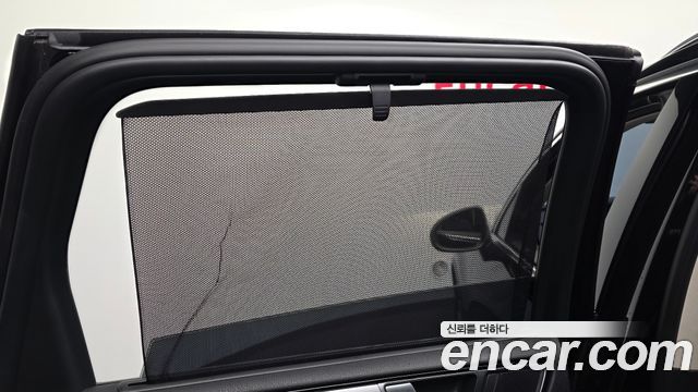 Volkswagen Touareg 2016 — photo 19