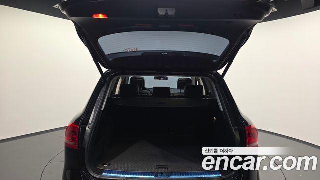 Volkswagen Touareg 2016 — photo 20