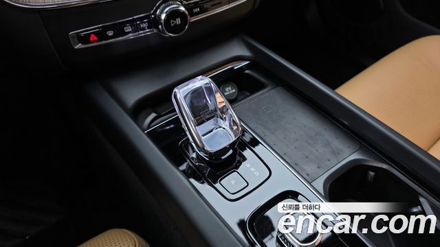 Volvo XC60 2024 — photo 12