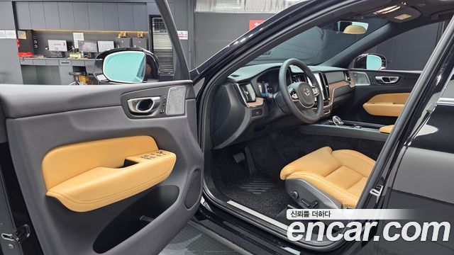 Volvo XC60 2024 — photo 13