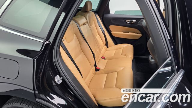 Volvo XC60 2024 — photo 17