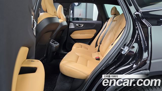 Volvo XC60 2024 — photo 18