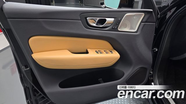 Volvo XC60 2024 — photo 14