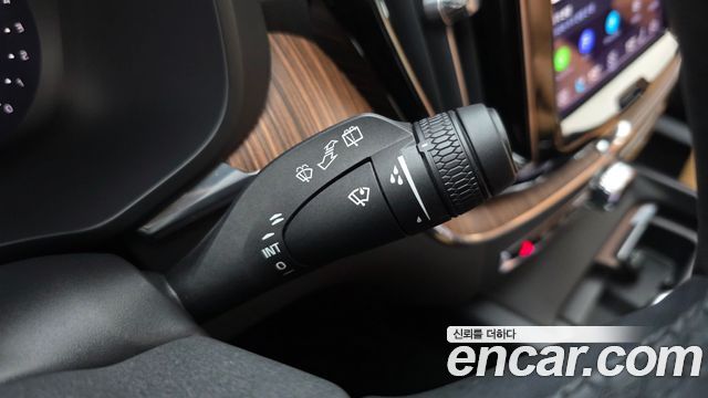 Volvo XC60 2024 — photo 29