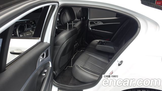 Genesis G70 2018 — photo 18