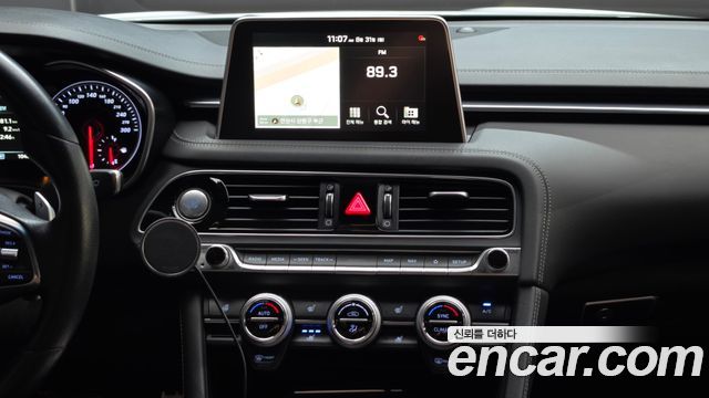 Genesis G70 2018 — photo 20