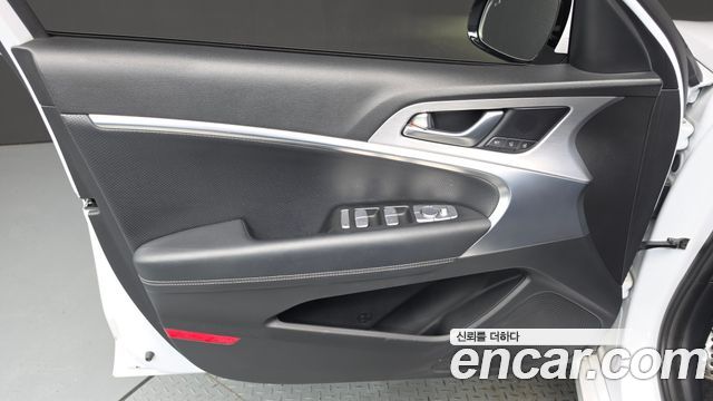 Genesis G70 2018 — photo 14