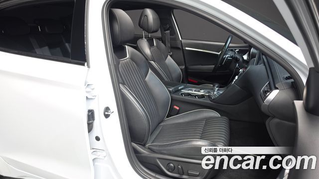 Genesis G70 2018 — photo 16