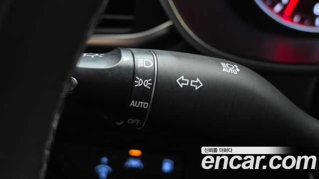 Genesis G70 2018 — photo 27