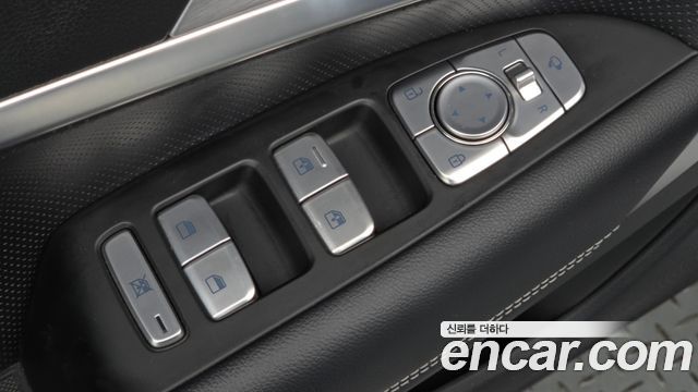 Genesis G70 2018 — photo 28