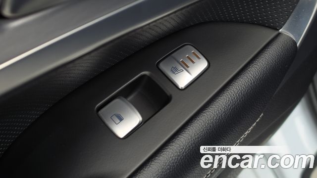 Genesis G70 2018 — photo 29
