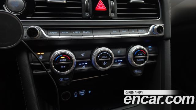 Genesis G70 2018 — photo 32