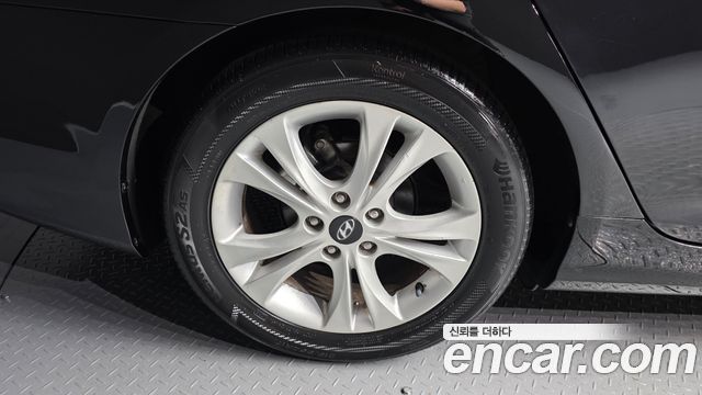 Hyundai Sonata 2011 — photo 5