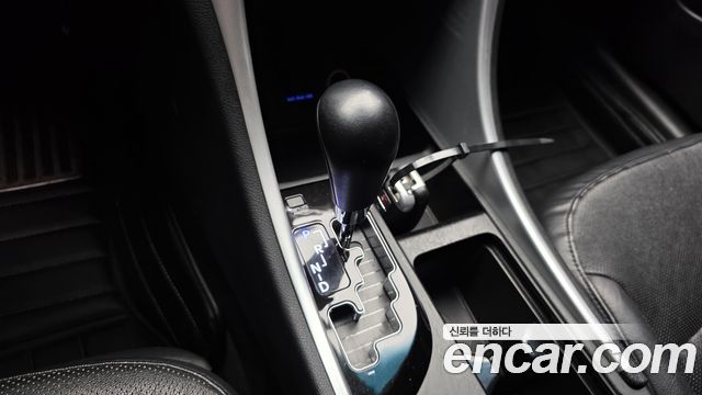 Hyundai Sonata 2011 — photo 9