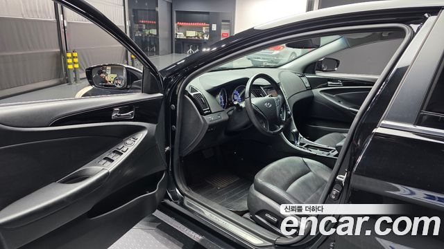 Hyundai Sonata 2011 — photo 10