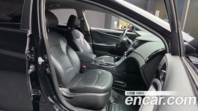 Hyundai Sonata 2011 — photo 11